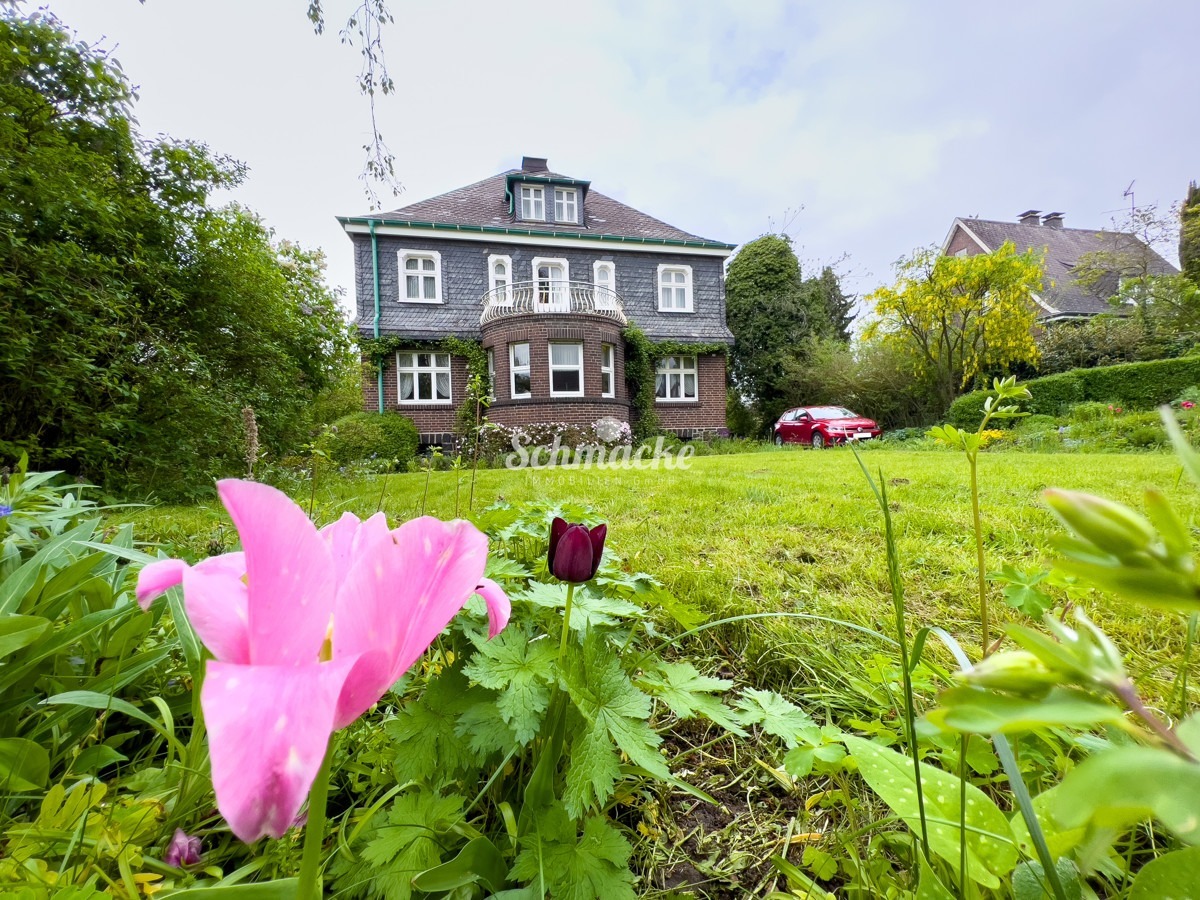 Traumhafte Villa mit sehr großem Grundstück in ruhiger Sackgasse in Hagen Fleyer Viertel/Loxbaum, 58097 Hagen, Einfamilienhaus