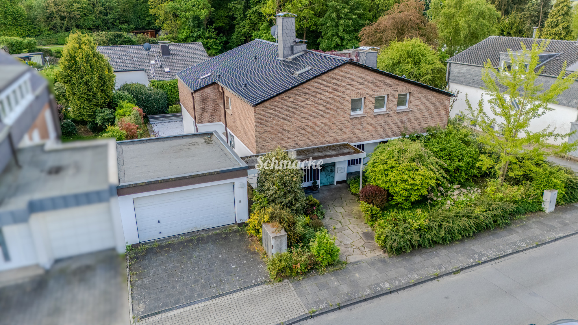 Großzügiges Haus mit Doppelgarage, Pool und Einliegerwohnung, 58095 Hagen, Zweifamilienhaus