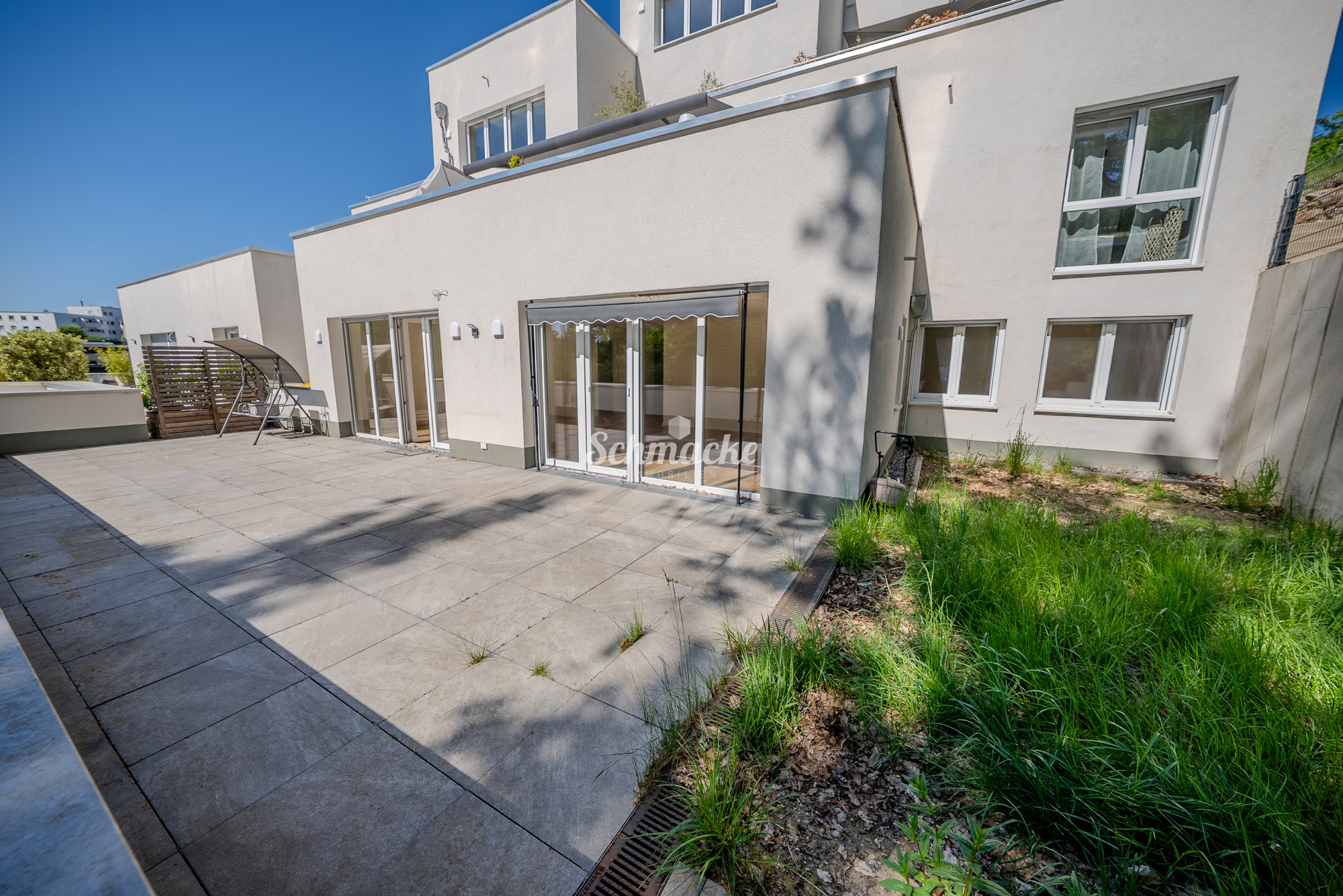 Traumhafte Ruhe und idyllischer Ausblick / Terrassenwohnung mit eigenem Rasenstück auf Hagen-Emst, 58093 Hagen, Etagenwohnung