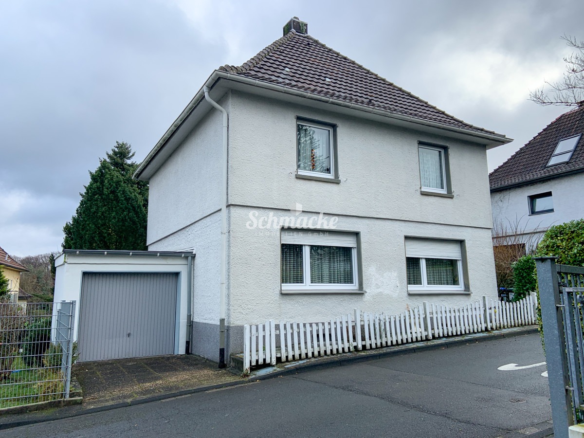 Einfamilienhaus mit Anbau/Einliegerwohnung in beliebter Wohnlage auf Hagen-Emst, 58093 Hagen / Emst, Zweifamilienhaus