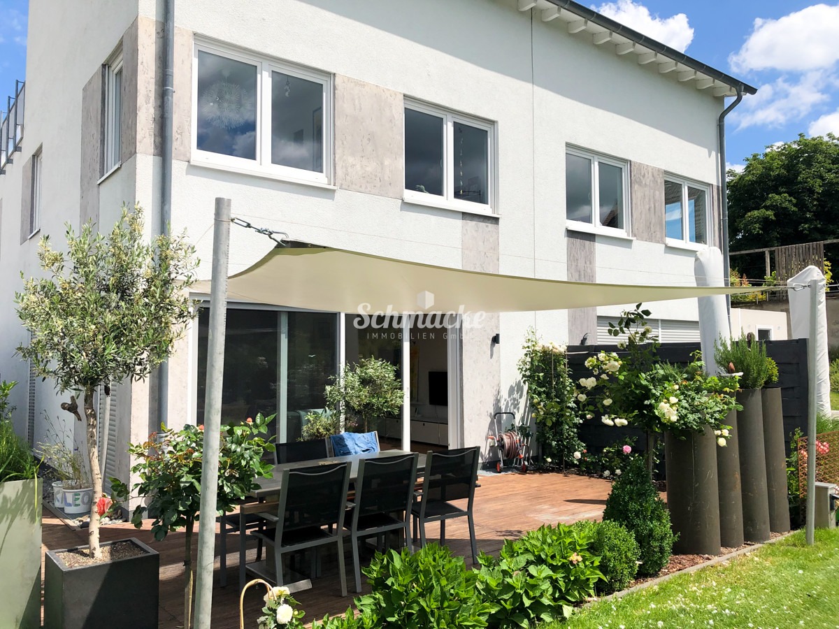 Moderne Doppelhaushälfte mit Garage & Panoramaaussicht auf dem beliebten „Winterberg“ in Schwelm, 58332 Schwelm, Doppelhaushälfte